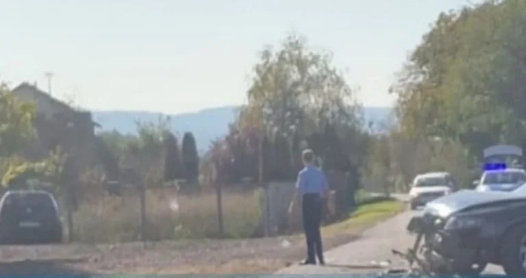 Drama kod bh. grada: Vozilom uletio u dvorište u kojem su bile dvije žene i beba pa izazvao sudar