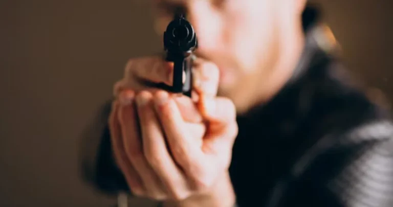 Drama u bh. gradu: Izvadio pištolj u kafiću i počeo prijetiti…