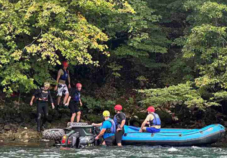 Žena koja je sa kvadom sletjela u Vrbas nalazi se na aparatima