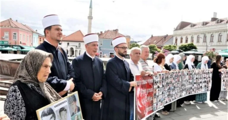 Žene Srebrenice na Trgu slobode u Tuzli: Naše poruke su uvijek iste…