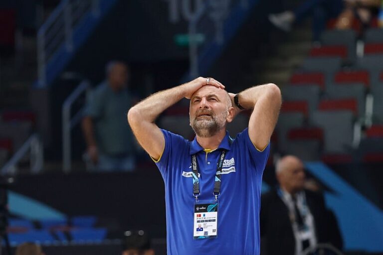 Gledajte uživo obraćanje Adisa Bećiragića nakon poraza od Poljske