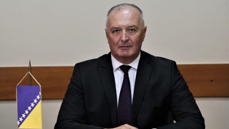 Helez: Ja sam poslao generala Kneževića u Beograd, u njegovom salutiranju nema ništa sporno