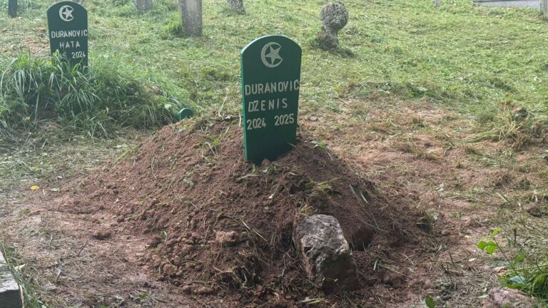 I nebo je plakalo: U haremu džamije Spiljani ukopana 11-mjesečna beba, koja je preminula na putu do bolnice u Mostaru