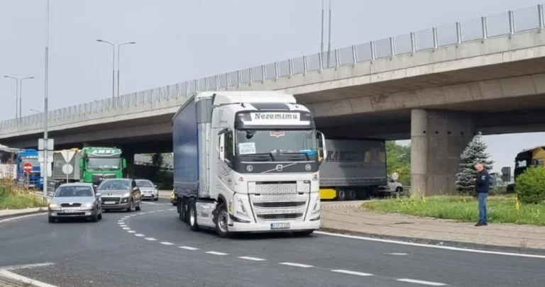 Peulić: Prevoznici protestuju “od rijeke Une do rijeke Drine, od Save do mora”, nema incidenata