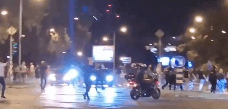 Haos u Novom Sadu: Policija pendrecima i šok-bombama na građane