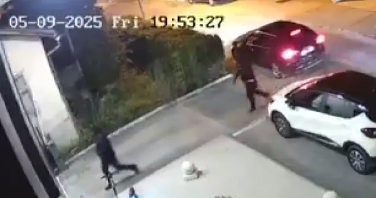 (VIDEO) Novi snimak otkrio više detalja: Napadači stigli u crnom Audiju, tu je bio još neko