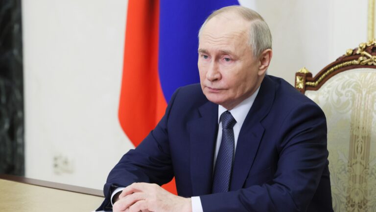 Počinje primjena novog zakona: Za vrijeđanje Putina novčane kazne