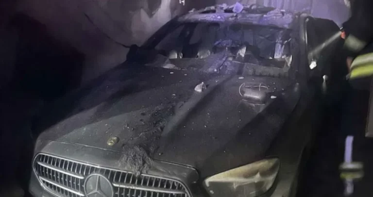 Zapaljen skupocjeni Mercedes delegata u Vijeću naroda RS: Šteta veća od 100.000 KM