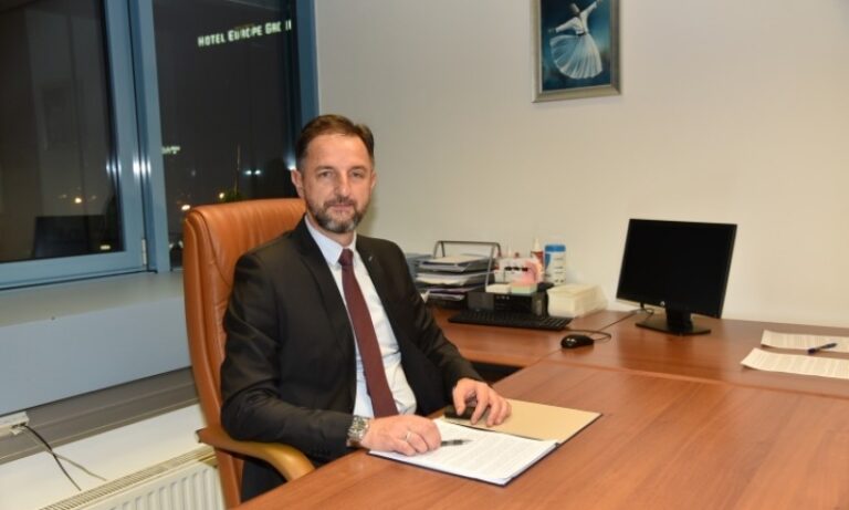 Vijeće naroda RS: Dževadu Mahmutoviću prijetio delegat, on pozvao policiju