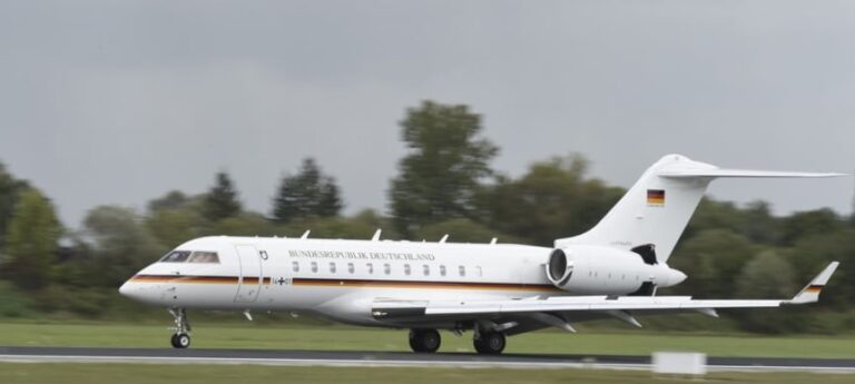 Drama na nebu iznad Balkana: "Zaslijepljen" avion u kojem je bila Von der Leyen