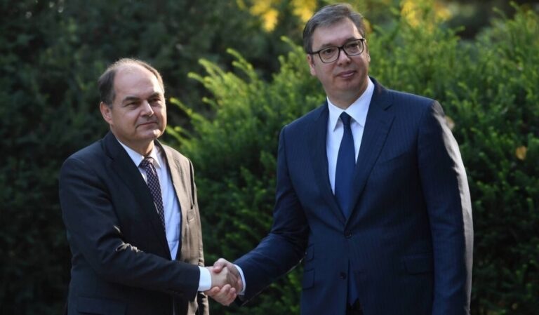 Vučić na brutalan način izvrijeđao Schmidta