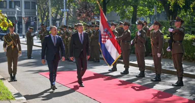 Hrvatska i Slovenija potpisale sporazum o vojnoj saradnji: Imamo obavezu očuvati mir u BiH