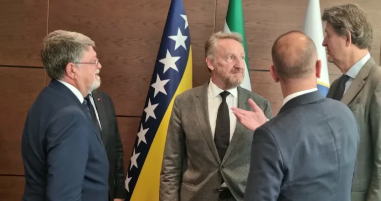 Izetbegović upozorio na pogubne posljedice Dodikove separatističke politike: Ugrožava mir