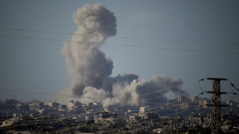 Izrael bombarduje Gazu: Napadnuto i šatorsko naselje u kojem se nalaze raseljene osobe
