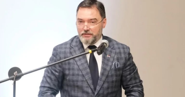 Košarac u stilu svog stranačkog šefa: Sarajevo može smijeniti samo sebe