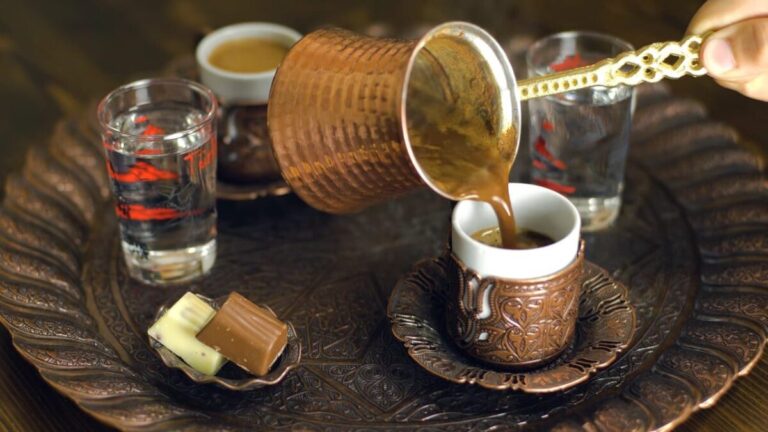 Ko drži džezvu u BiH: Ni inflacija nije poljuljala tradiciju kafe