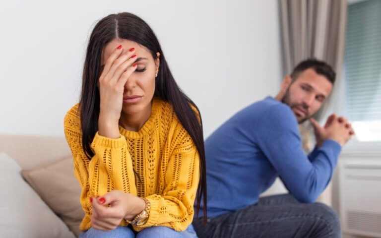 “Ljubav ne broji godine, komšije da” – rasprava zbog veze 43-godišnjakinje i 20-godišnjaka