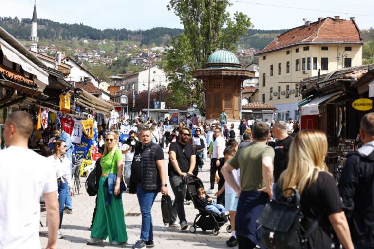 Međunarodni dan mira: “Nema granata, ali nema ni mira u glavi” – šta mladi u BiH zapravo traže