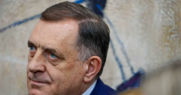 Milorad Dodik se zvanično povukao sa mjesta predsjednika Republike Srpske