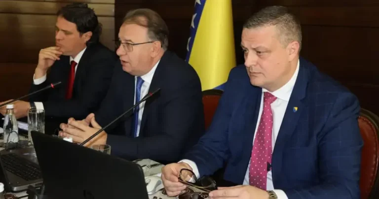 Minamalac 1.000 KM od 1. januara, neke gazde ne uplaćuju topli obrok, a Vladi FBiH više poreza