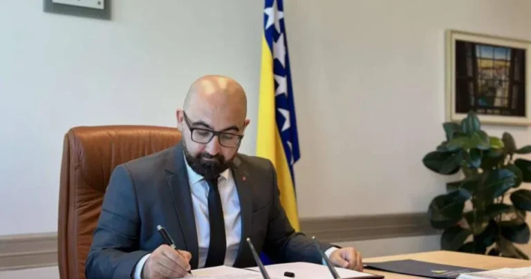 Hasanović dobio pečat, novac za prijevremene izbore za predsjednika RS biće na računu CIK-a