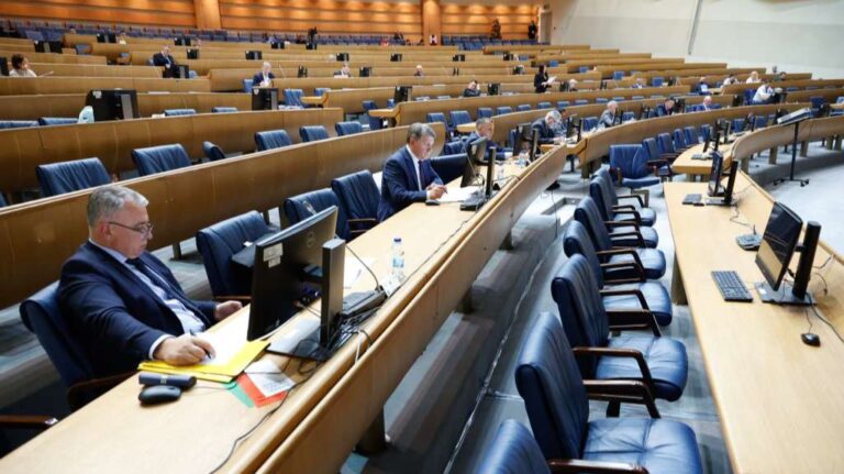 Ni najiskusniji ne pamte ovakve slučajeve: Niko se ne sjeća kada je član Predsjedništva posljednji put bio u Parlamentu