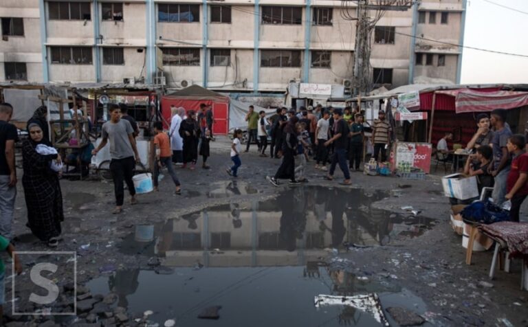 Očaj u Gazi: Palestinci se vraćaju u bombardovana područja Gaze zbog prenapučenih kampova