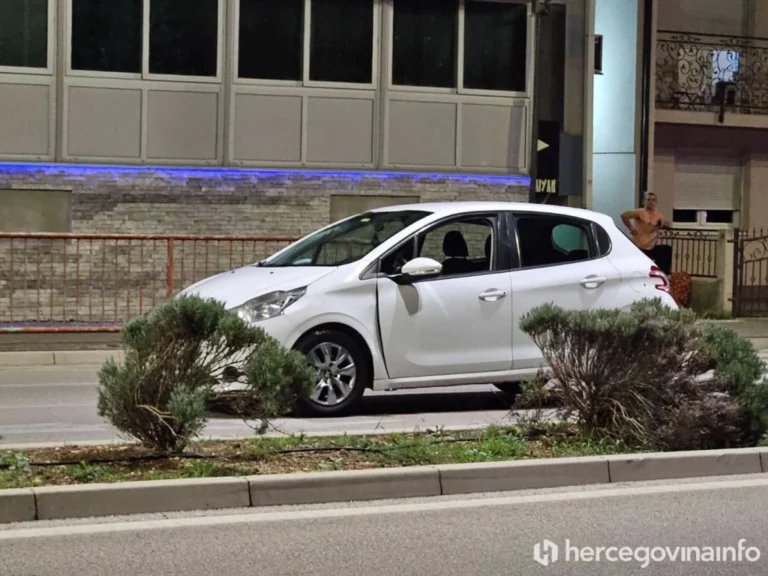 Peugeotom udario tri pješaka u Mostaru
