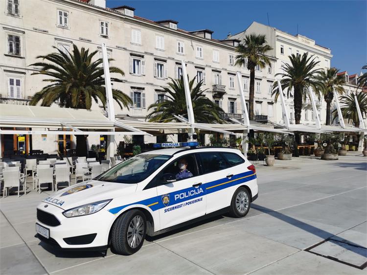 Policija potvrdila: HDZ-ovac lažno podigao panili da čovjek hoda sa puškom po Splitu