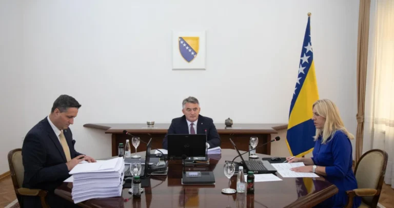 Predsjedništvo BiH zadužilo Vijeće ministara da u roku od pet dana dostavi zakon o budžetu