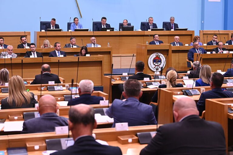 Stevandić se izvinjavao Duratoviću zato što će ga smijeniti: “Rijetko mi je kad bilo neugodno kao večeras”