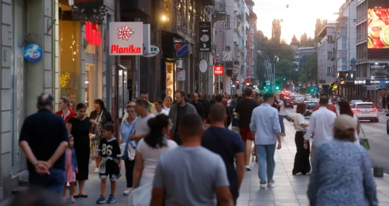 Svi kukaju zbog mladih, mi smo njih pitali kako im je: Između apatije, odlaska i želje za promjenama
