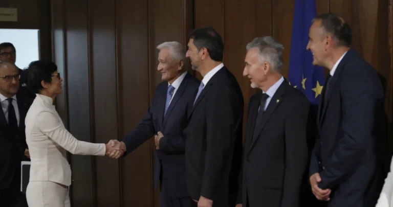 Šta će reći Dodik? – Špirić se pojavio na sastanku sa Kos uprkos instrukcijama o bojkotu