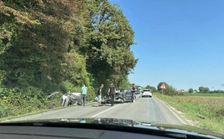 Teška saobraćajna nesreća kod Modriče, povrijeđene dvije žene