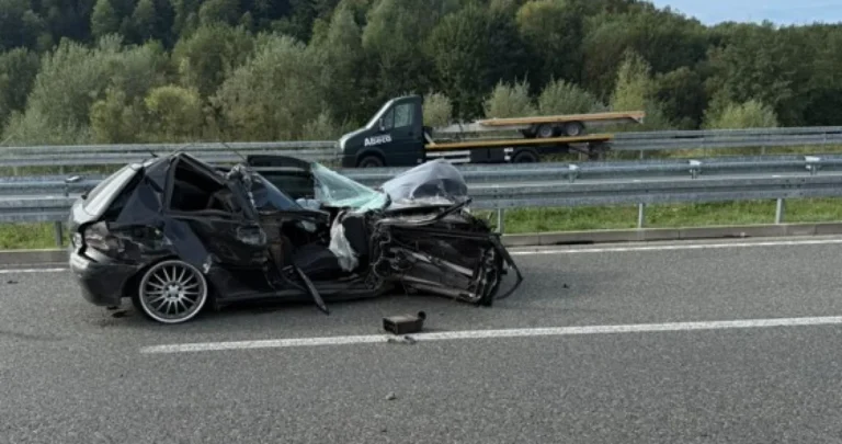Teška saobraćajna nesreća na autoputu u BiH: Vozilo izgleda neprepoznatljivo, prizor je užasan