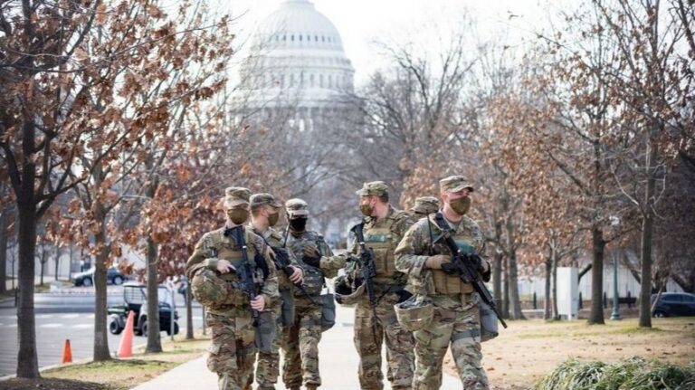 Tramp: Mogao bih proglasiti vanredno stanje u Vašingtonu i federalizirati ga