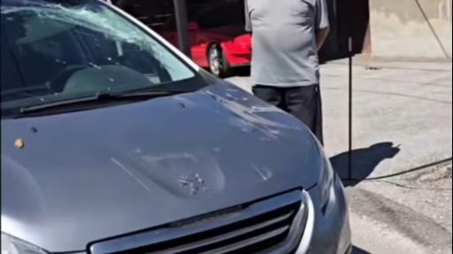 U sarajevskom naselju kamion zakačio kablove BH. Telecoma: Bandera pala na auto u pokretu