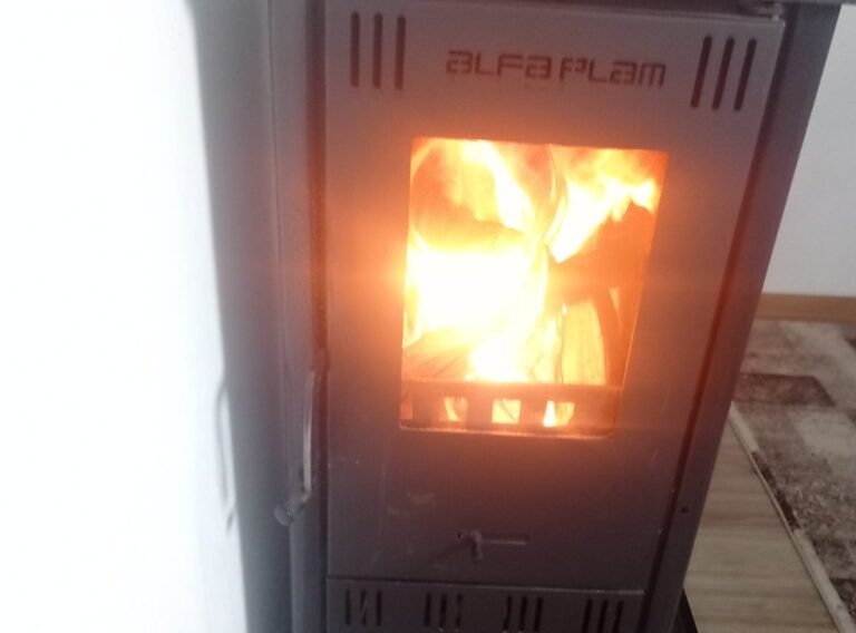 Kraj je septembra, a dimnjaci širom BiH već dime