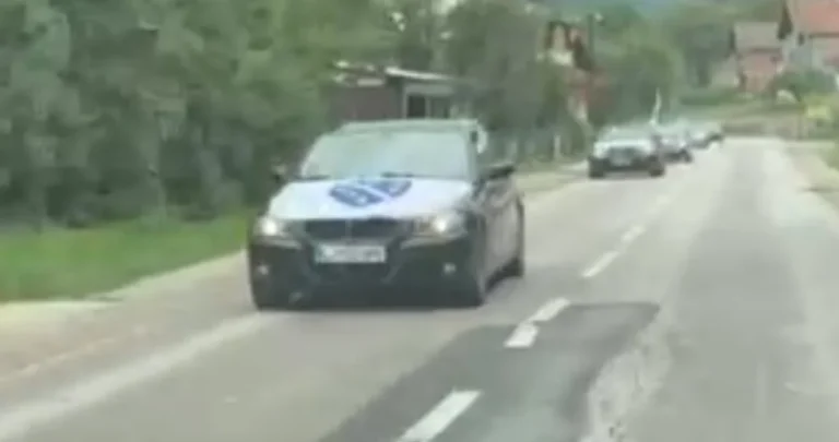 (VIDEO) Medij iz RS-a – “Dok Srbi pale svijeće, Bošnjaci provociraju ratnim zastavama”