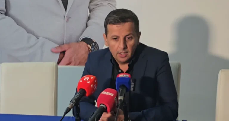 (VIDEO) Vukanović se obratio javnosti: Nas ne interesuju pare i moć, ne osjećam se sigurno