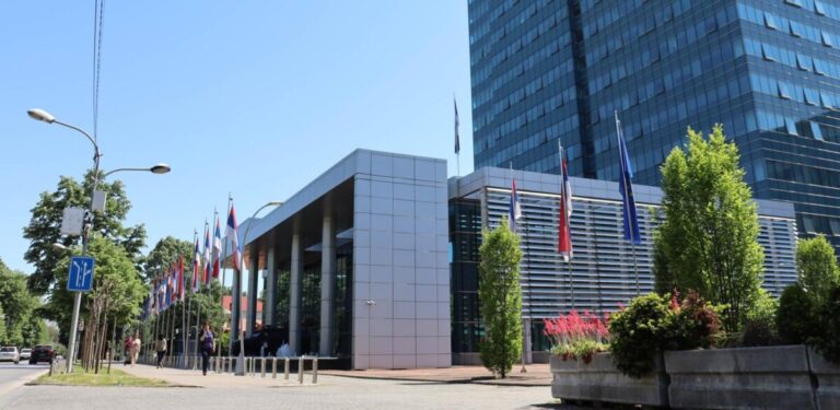 Vlada Republike Srpske traži ko će im prati peškire i posteljine