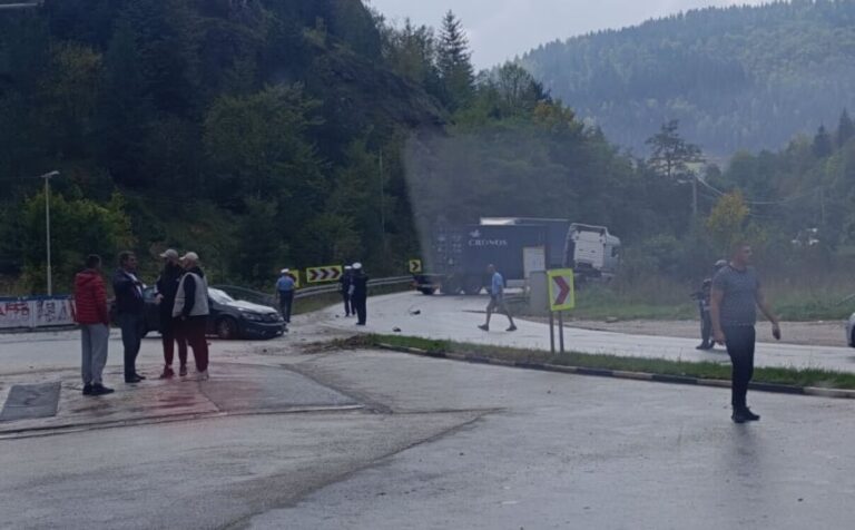 Vozači, oprez: Nesreća na magistralnom putu, saobraćaj potpuno obustavljen