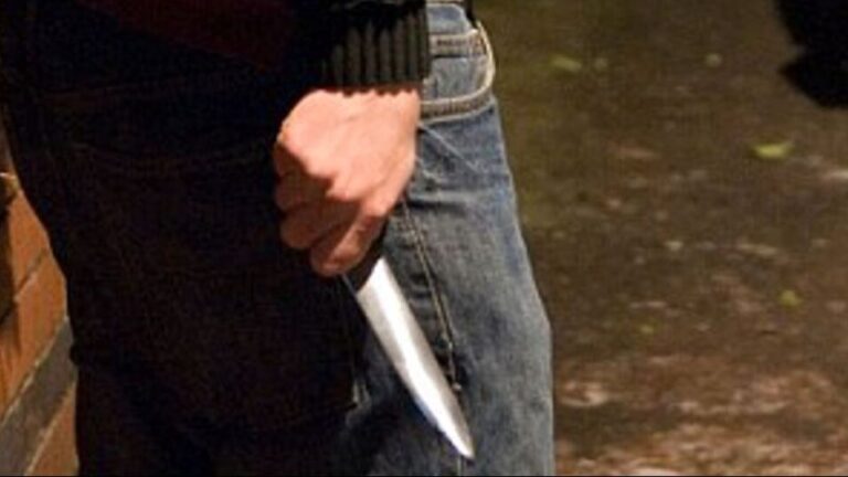 Krvavi obračun na ulici: Mladići zadobili ubodne rane