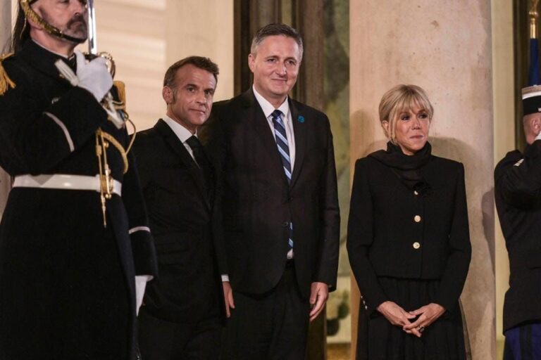 Dr. Bećirović u Jelisejskoj palati s Emmanuelom i Brigitte Macron