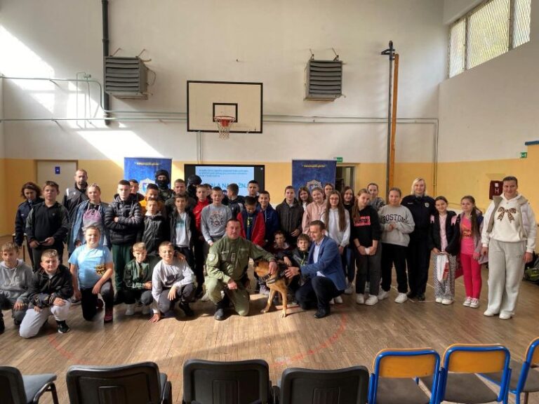 U nastavku realizacije programa prevencije nedozvoljenih radnji i vršnjačkog nasilja u osnovnim školama, održano predavanje i prezentacija učenicima u OŠ “Hamza Humo” Babino u Zenici pod nazivom “Lopov uvijek bude otkriven”