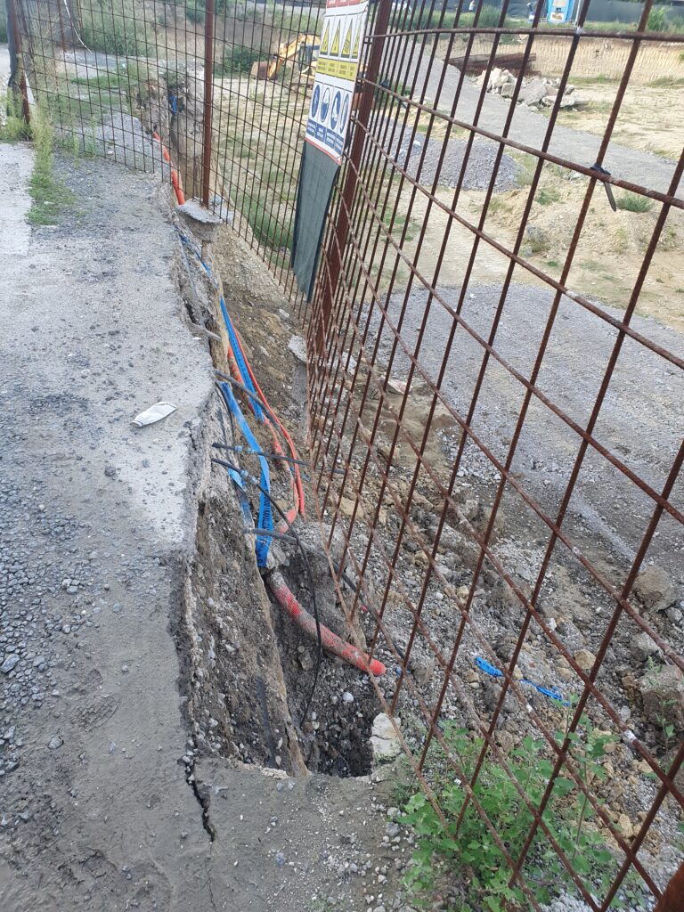 Ogroman krater na Trgu rudara prijetnja sigurnosti građana Zenice