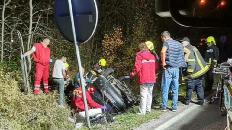 JEZIVA NESREĆA: Ima poginulih, saobraćaj potpuno obustavljen