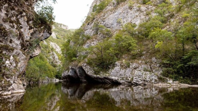 Vozilo sletjelo u kanjonu Rzava kod Višegrada: U toku potraga