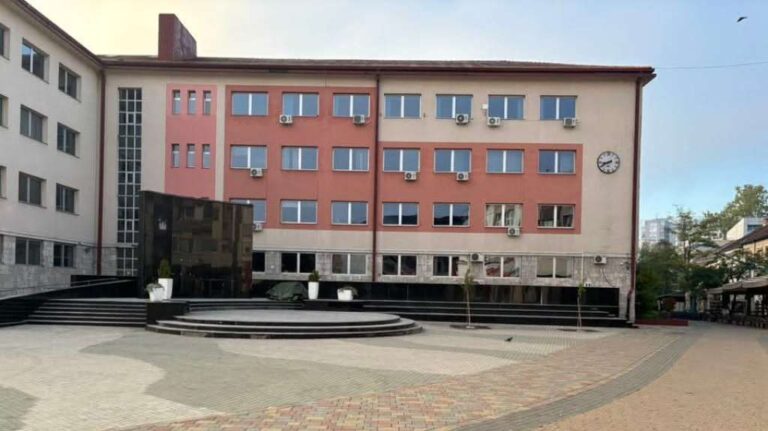 Majka iz BiH na ivici snage: Noći provodi u šatoru na minusu, tražeći pravdu za dijete