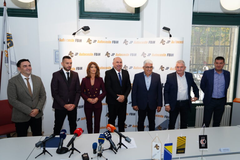 Potpisani ugovori o izgradnji brze ceste Mostar -Polog – Široki Brijeg – granica RH, dionica Polog -granica RH, sekcije Polugrno – Podledinac i Podledinac – Grude istok